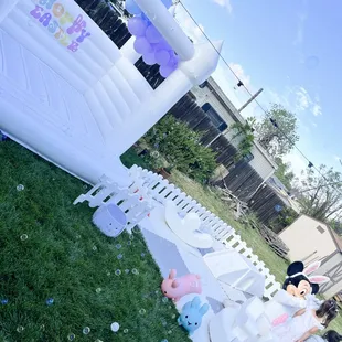 Our luxury white softplay is the perfect add on to any event not only is it aesthetically pleasing but Can be decorated to match any theme