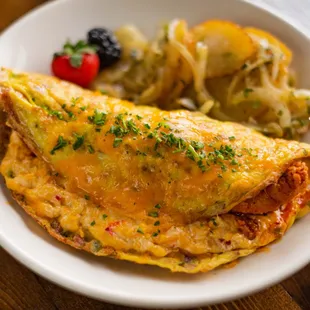 Hot Chicken &amp; Pimento Cheese Omelet