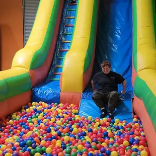 Ball pit slide