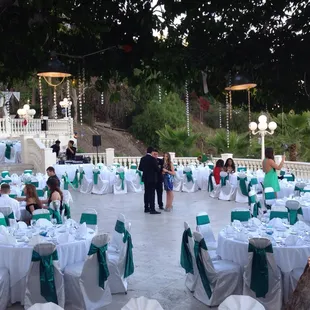 Two weeks ago party pro desined our formal banquet and it was absolutely beautiful!