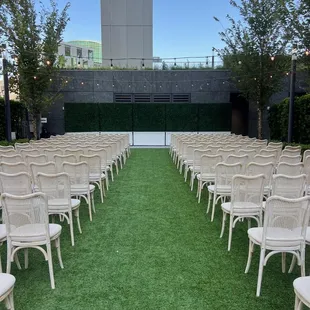 Four Seasons Hotel, Emma Chairs
