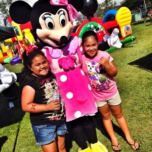 minnie mouse came to the party thanks to dave!!