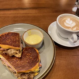 Medianoche and Mocha