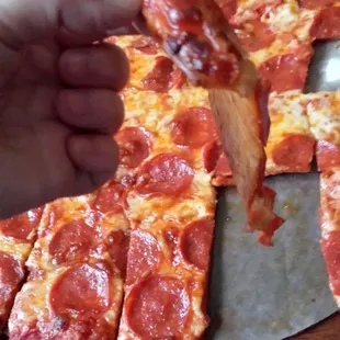 Check out that limp, soggy pizza