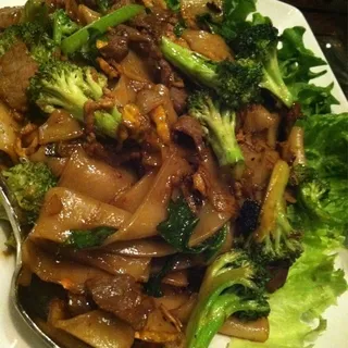 63. Pad See Ew Dinner