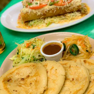 Combo XL- four/cuatro pupusas por $10.65