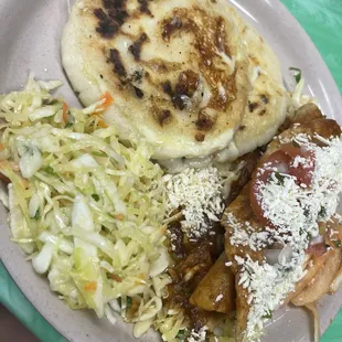 Pupusa y tacos