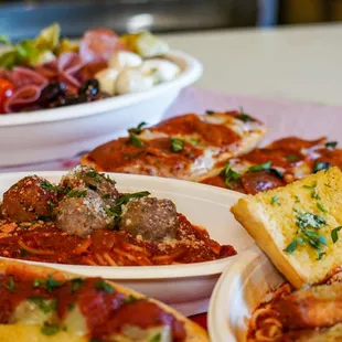 Spaghetti and Meatballs,   Chicken Paresean, Antipasto salad, beer, wine... ! It&apos;s gonna be a great night at Pasghetti!