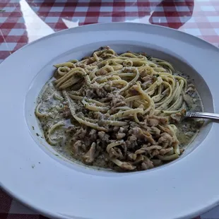 Linguini and clams- canned clams