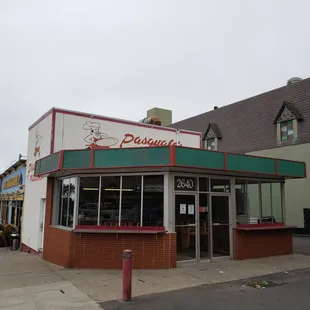 the outside of the restaurant