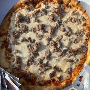 Small pizza with sausage