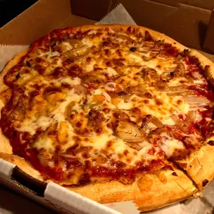 Cheese pizza with grilled onions