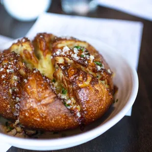Cheesy Garlic Pull - Apart Loaf
