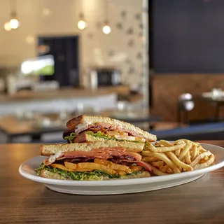 SMOKED SALMON BLT