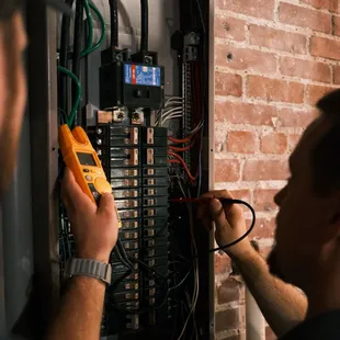 Powering up the day, one installation at a time.

405-288-1712