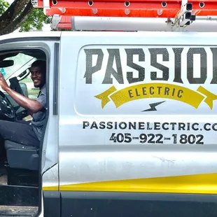 Passion Electric great technicians working in the rain, so fast!