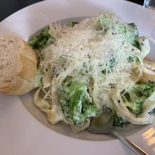 Fettuccine Alfredo with broccoli