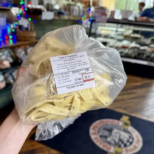 Fresh garlic &amp; rosemary pasta