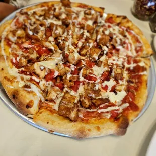 Chicken and sausage pizza ()