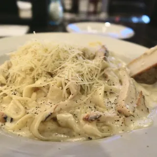 Fettuccine Chicken Alfredo