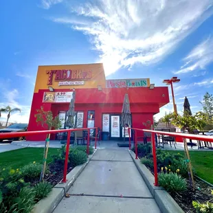 Pasta Bowls Building