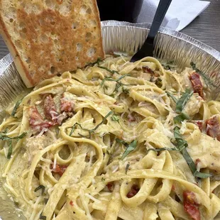 Creamy Pesto Alfredo Pasta