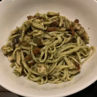 Linguine Pesto con Pollo