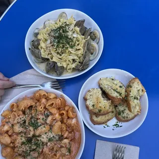 Our famous Vodka Pink Sauce (16oz)