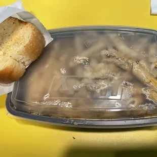 Pasta and bread to go packaging