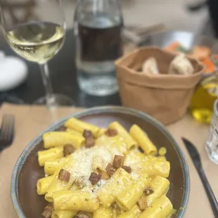 Rigatoni carbonara