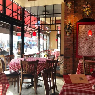 Holiday deco at Pasta Jays