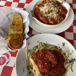 Baked rigatoni in marinara sauce
