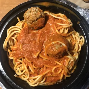 Kid&apos;s spaghetti and meatballs