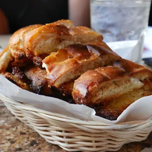 Basket of Garlic Bread Dinner