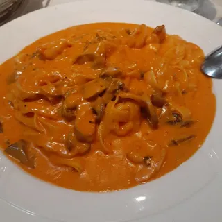 Fettuccine Shrimp and Mushrooms Pasta Dinner