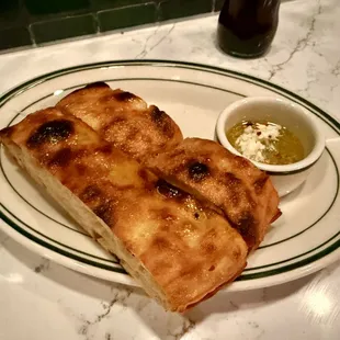 Bread with seasoned oil