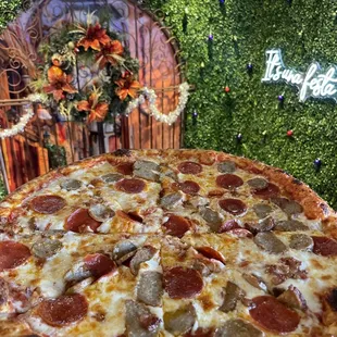 Pepperoni, sausage, meatball, bacon! Our meat lovers pizza!!