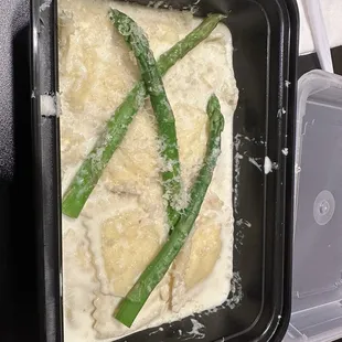 Ravioli with asparagus