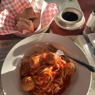 Spaghetti and meatballs