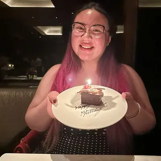 V T.