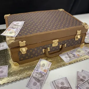 Louis Vuitton Money Case Cake