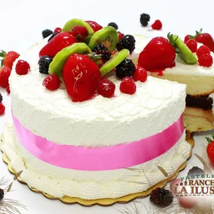 Presumido-- cheesecake, flan, chocolate y 3 leches . 4 sabores en 1