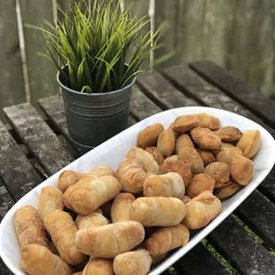 Tequeños y Pastelitos