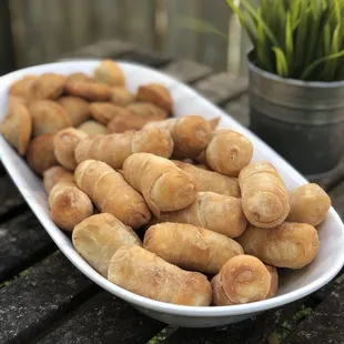 Tequeños y Pastelitos