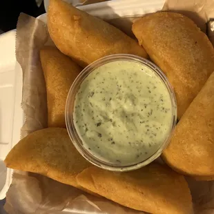 Colombian empanadas and a look at that AMAZING cilantro sauce!