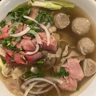 P2. Special Combination Pho