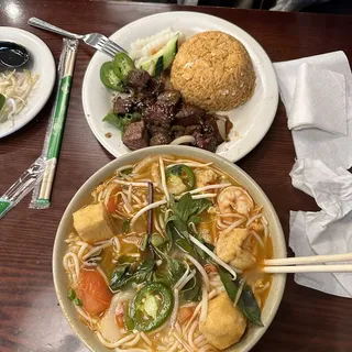 F3. Shaken Beef Cubes with Tomato Fried Rice