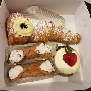 Lobster Tail, Cannolis, Mini New York Cheesecake