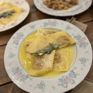 tortelli di zucca piacentini (stuffed pasta w/ winter squash)