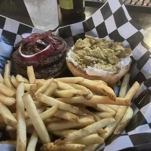 Jalapeño popper burger